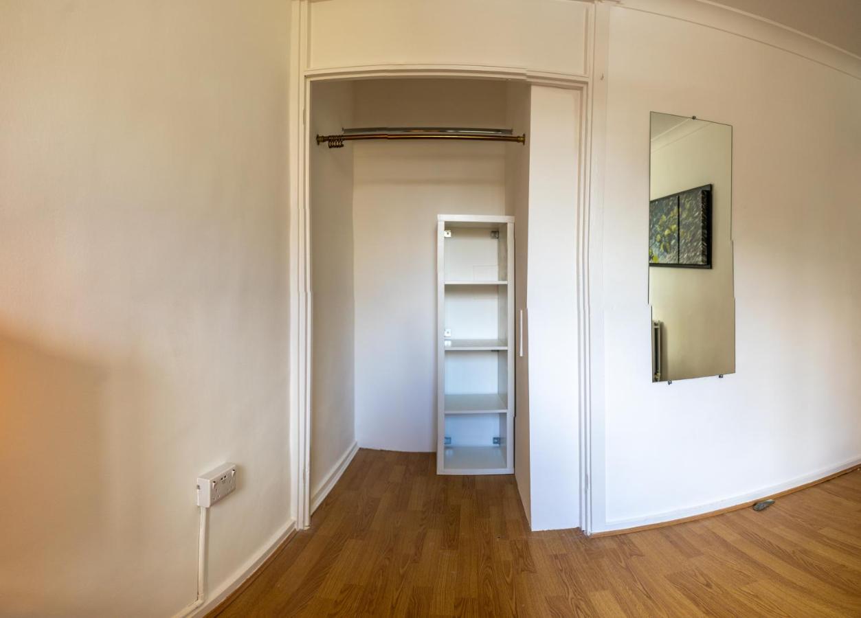 Ferienhaus - 4 Bed - Sleeps 8 - Garden - Pet Friendly